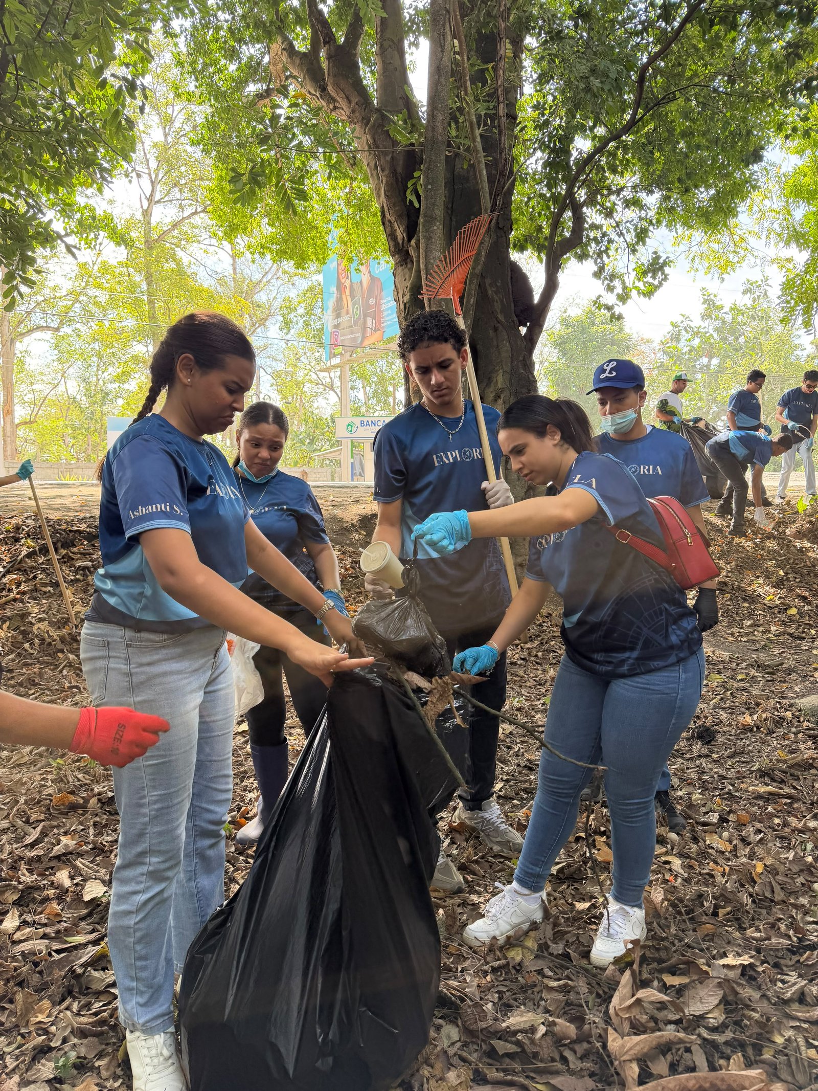 Fundación Te Quiero verde RD realiza jornada de limpieza en el parque Ecológico Rivera Del Jaya.